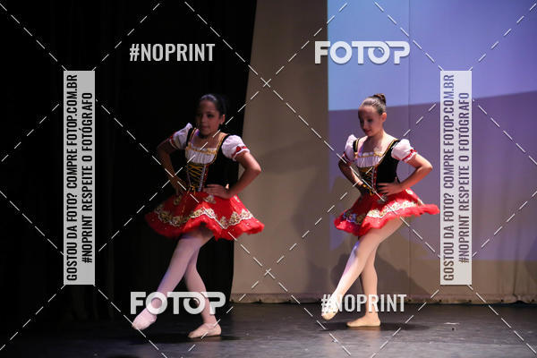 Buy your photos of the eventFORMATURA LILIAN GUMIEIRO on Fotop
