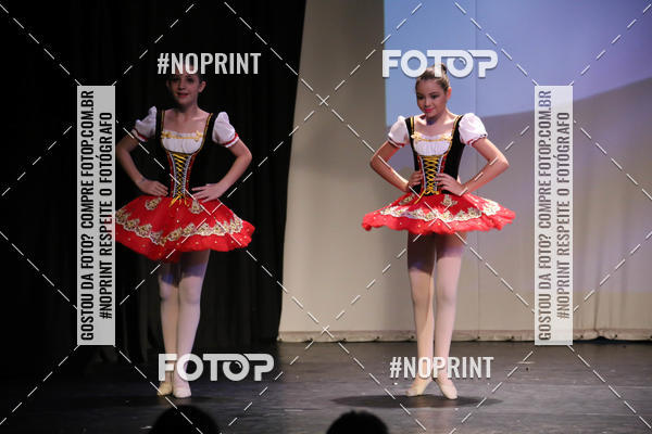 Buy your photos of the eventFORMATURA LILIAN GUMIEIRO on Fotop