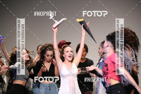 Buy your photos of the eventFORMATURA LILIAN GUMIEIRO on Fotop