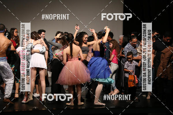 Buy your photos of the eventFORMATURA LILIAN GUMIEIRO on Fotop