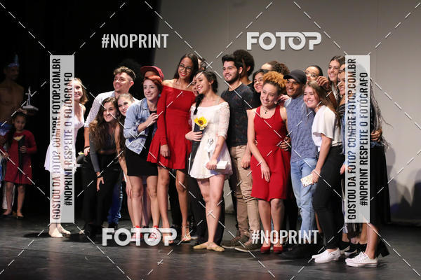 Buy your photos of the eventFORMATURA LILIAN GUMIEIRO on Fotop