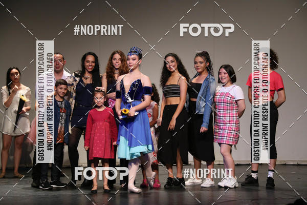 Buy your photos of the eventFORMATURA LILIAN GUMIEIRO on Fotop