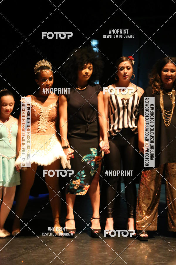 Buy your photos of the eventFORMATURA LILIAN GUMIEIRO on Fotop