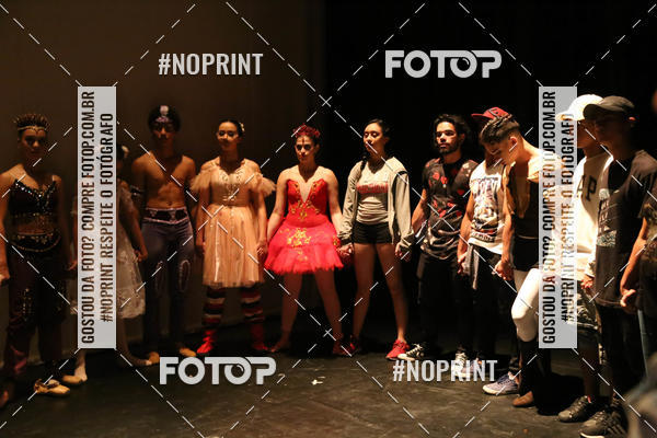 Buy your photos of the eventFORMATURA LILIAN GUMIEIRO on Fotop