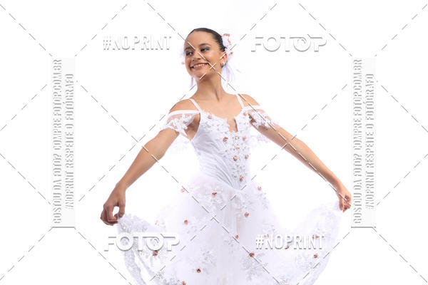 Buy your photos of the eventFORMATURA LILIAN GUMIEIRO on Fotop
