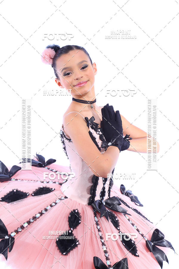 Buy your photos of the eventFORMATURA LILIAN GUMIEIRO on Fotop