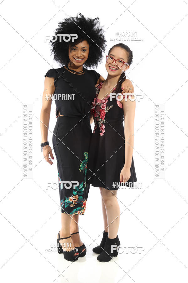 Buy your photos of the eventFORMATURA LILIAN GUMIEIRO on Fotop