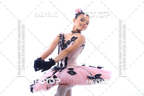 Buy your photos of the eventFORMATURA LILIAN GUMIEIRO on Fotop