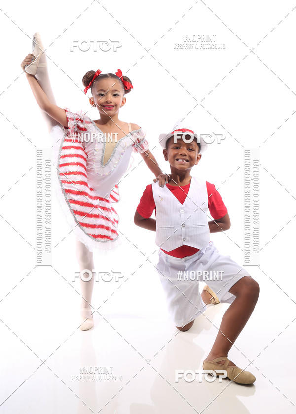 Buy your photos of the eventFORMATURA LILIAN GUMIEIRO on Fotop