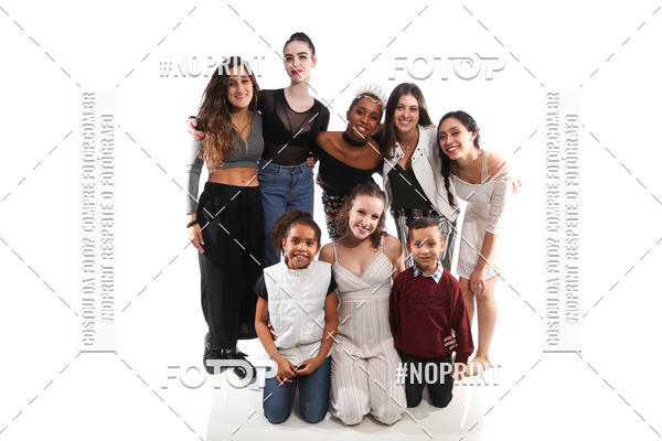 Buy your photos of the eventFORMATURA LILIAN GUMIEIRO on Fotop