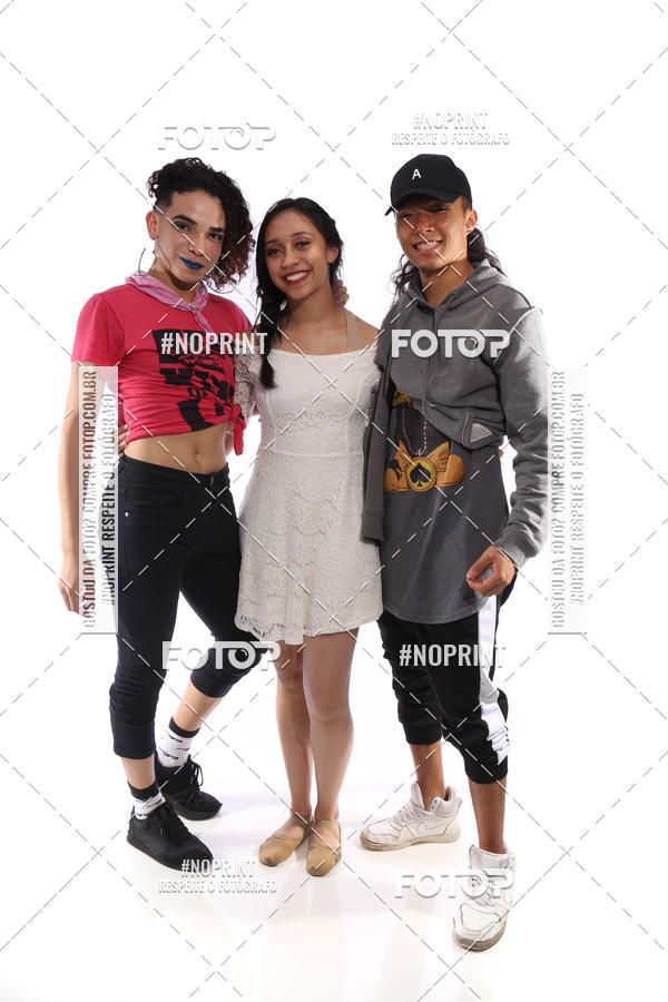 Buy your photos of the eventFORMATURA LILIAN GUMIEIRO on Fotop