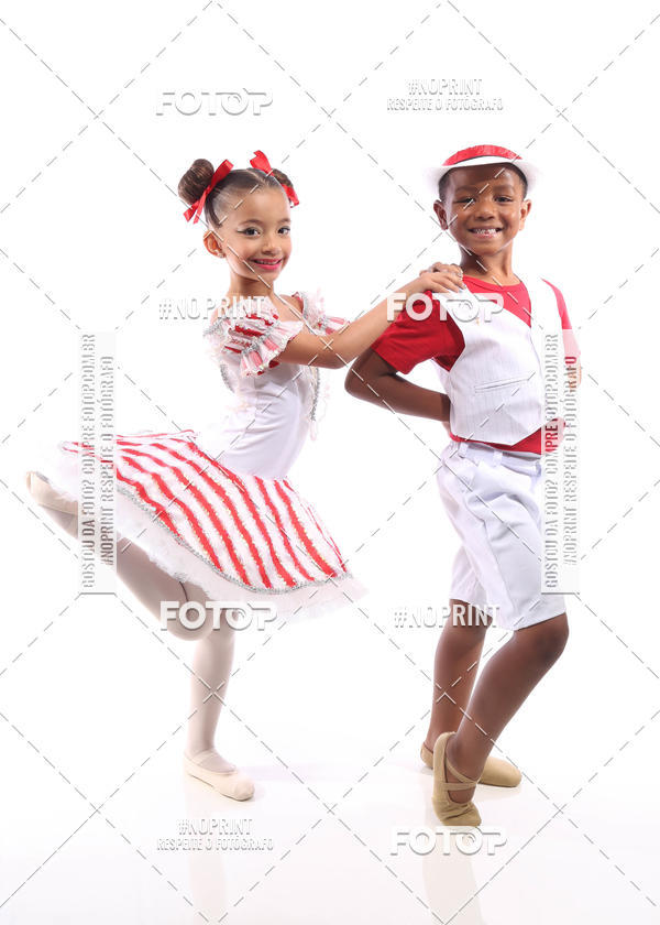Buy your photos of the eventFORMATURA LILIAN GUMIEIRO on Fotop