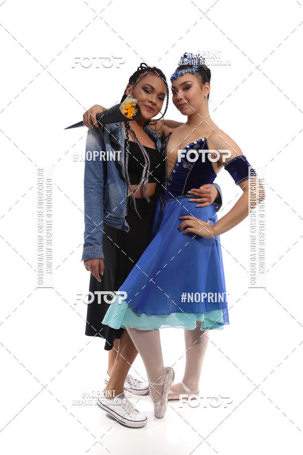 Buy your photos of the eventFORMATURA LILIAN GUMIEIRO on Fotop