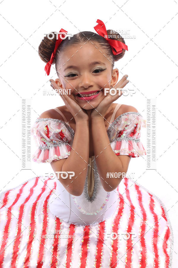 Buy your photos of the eventFORMATURA LILIAN GUMIEIRO on Fotop