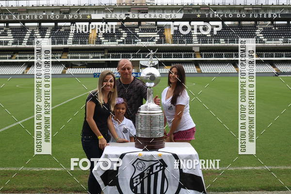 Buy your photos of the eventTour Vila Belmiro - 16 de Novembro     on Fotop