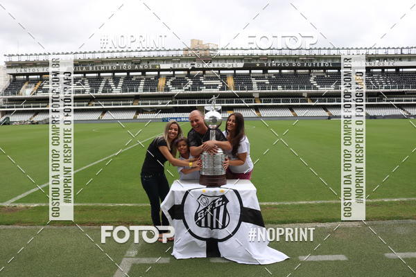 Buy your photos of the eventTour Vila Belmiro - 16 de Novembro     on Fotop