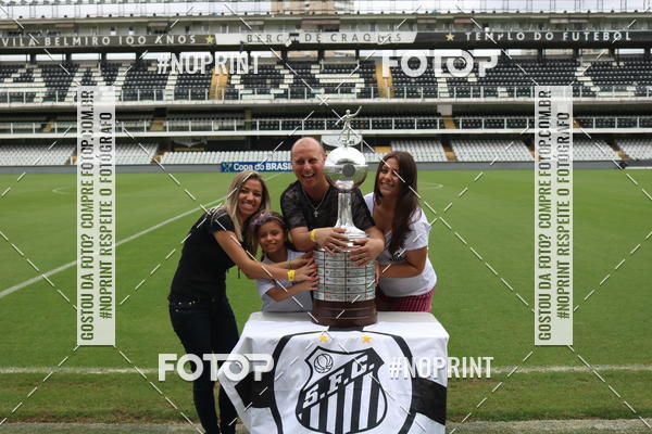 Buy your photos of the eventTour Vila Belmiro - 16 de Novembro     on Fotop