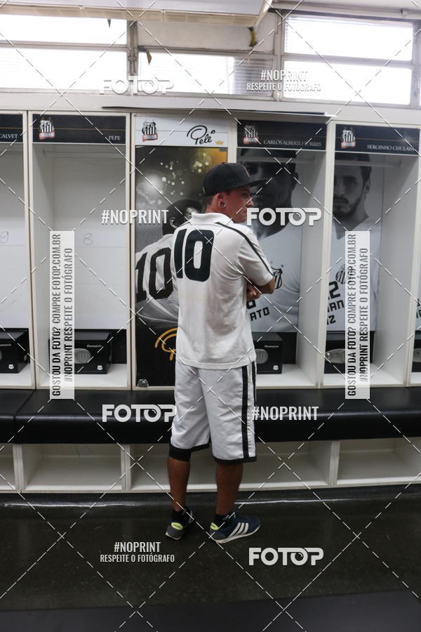 Buy your photos of the eventTour Vila Belmiro - 16 de Novembro     on Fotop