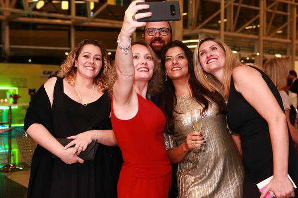 Buy your photos of the eventPRMIO CAIO 2018 on Fotop