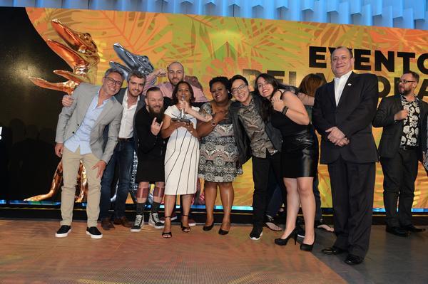 Buy your photos of the eventPRMIO CAIO 2018 on Fotop