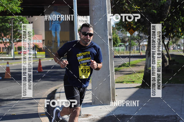 Buy your photos of the event24 etapa do Circuito Sesc Corrida e Caminhada de Rua do Paran (Etapa Curitiba) on Fotop