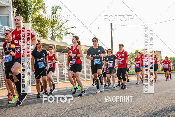 Compre suas fotos do evento4 Uaa Night Run no Fotop