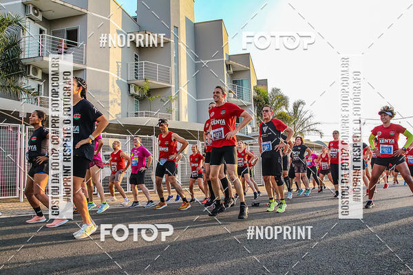 Compre suas fotos do evento4 Uaa Night Run no Fotop