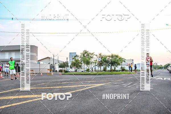 Compre suas fotos do evento4 Uaa Night Run no Fotop