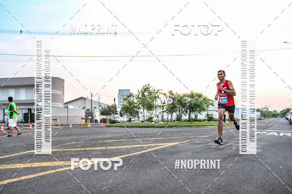 Compre suas fotos do evento4 Uaa Night Run no Fotop