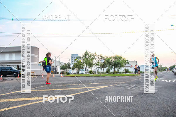 Compre suas fotos do evento4 Uaa Night Run no Fotop