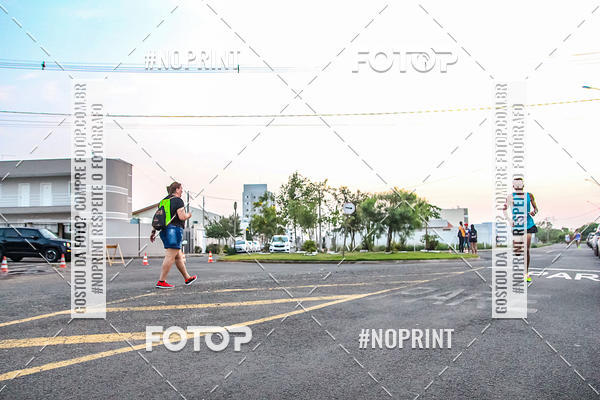 Compre suas fotos do evento4 Uaa Night Run no Fotop