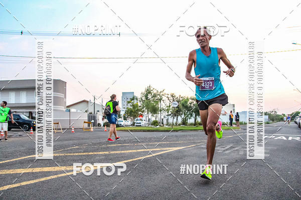 Compre suas fotos do evento4 Uaa Night Run no Fotop
