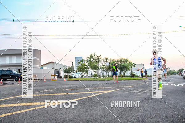 Compre suas fotos do evento4 Uaa Night Run no Fotop