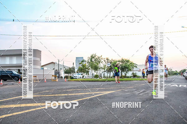 Compre suas fotos do evento4 Uaa Night Run no Fotop