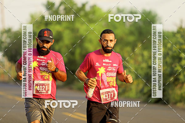 Buy your photos of the event4� Ua�a� Night Run on Fotop