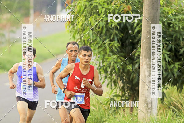 Buy your photos of the event4� Ua�a� Night Run on Fotop