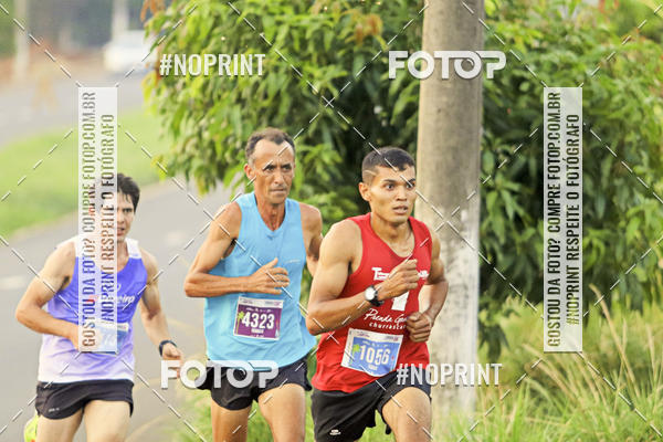 Buy your photos of the event4� Ua�a� Night Run on Fotop