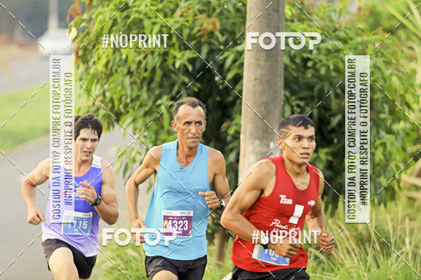Buy your photos of the event4� Ua�a� Night Run on Fotop