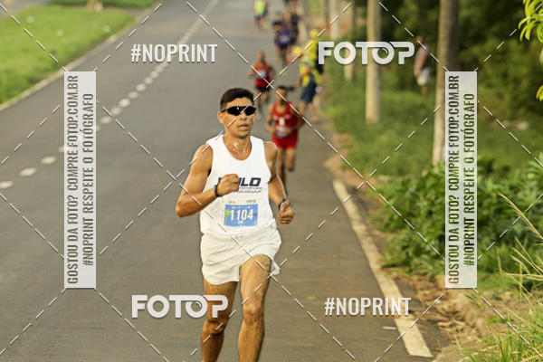 Buy your photos of the event4� Ua�a� Night Run on Fotop