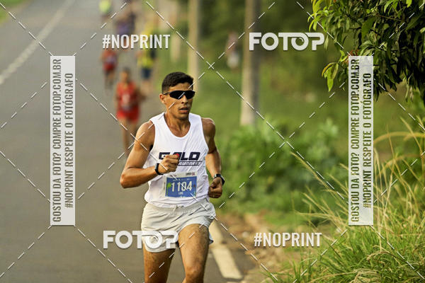 Buy your photos of the event4� Ua�a� Night Run on Fotop