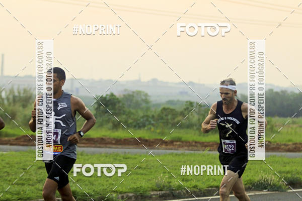 Buy your photos of the event4� Ua�a� Night Run on Fotop