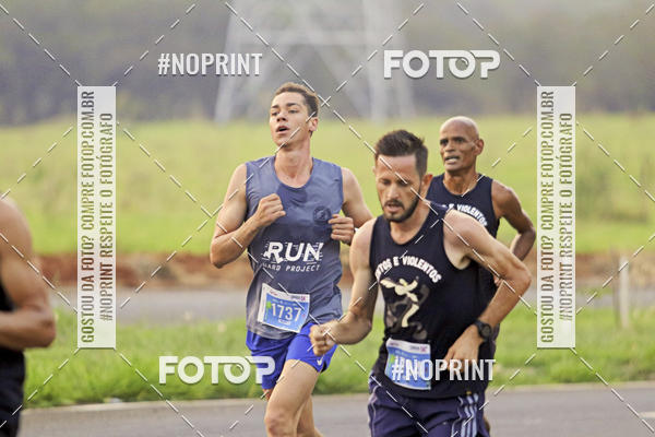 Buy your photos of the event4� Ua�a� Night Run on Fotop