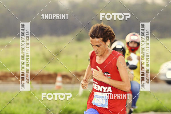 Buy your photos of the event4� Ua�a� Night Run on Fotop