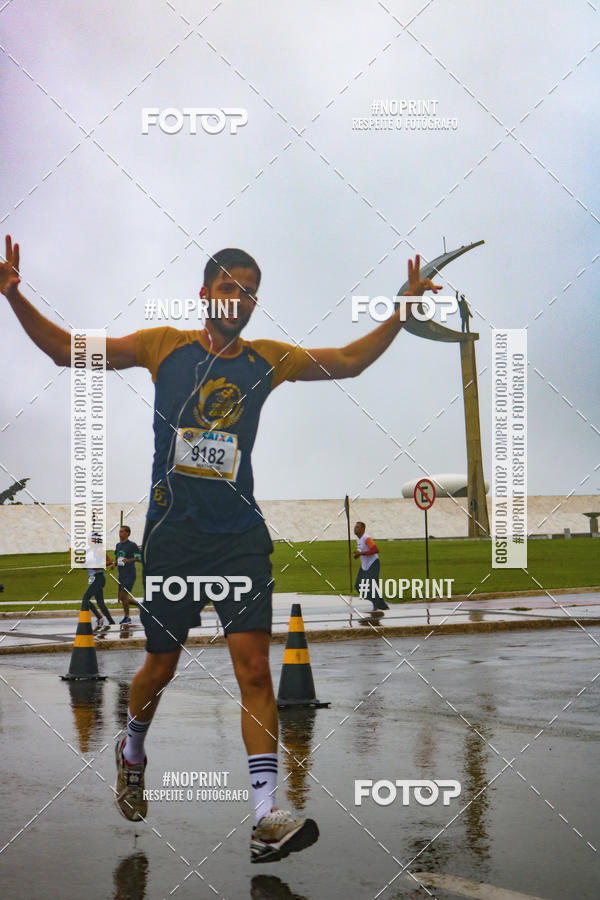 Buy your photos of the eventCircuito de Corridas Caixa - Braslia, DF on Fotop
