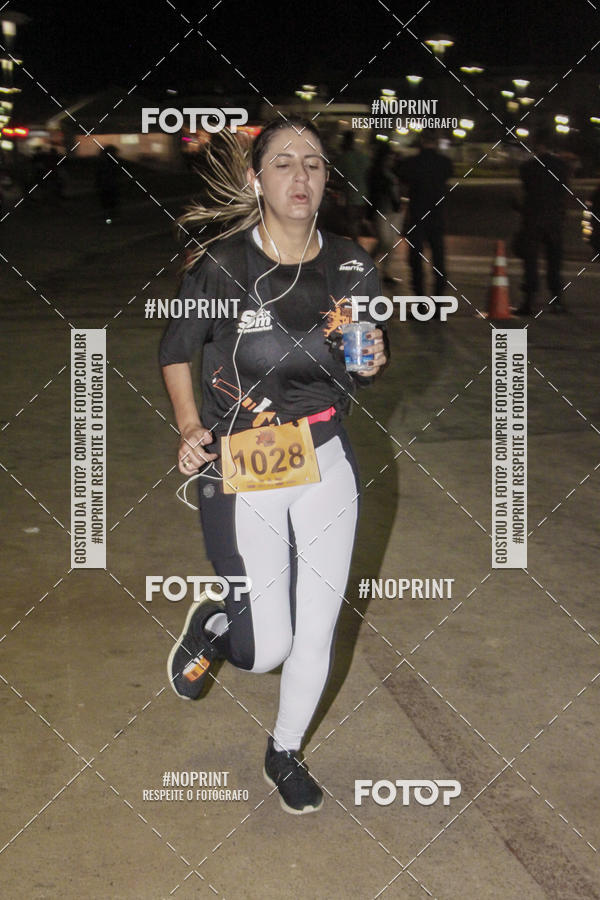 Buy your photos of the eventCircuito Night Run Lagos 2019 - Cabo Frio on Fotop