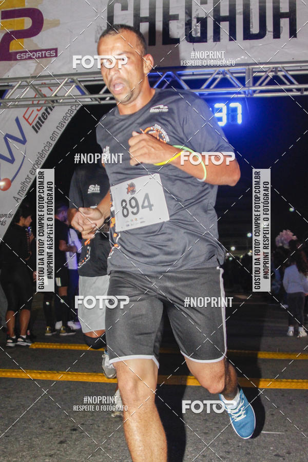 Buy your photos of the eventCircuito Night Run Lagos 2019 - Cabo Frio on Fotop