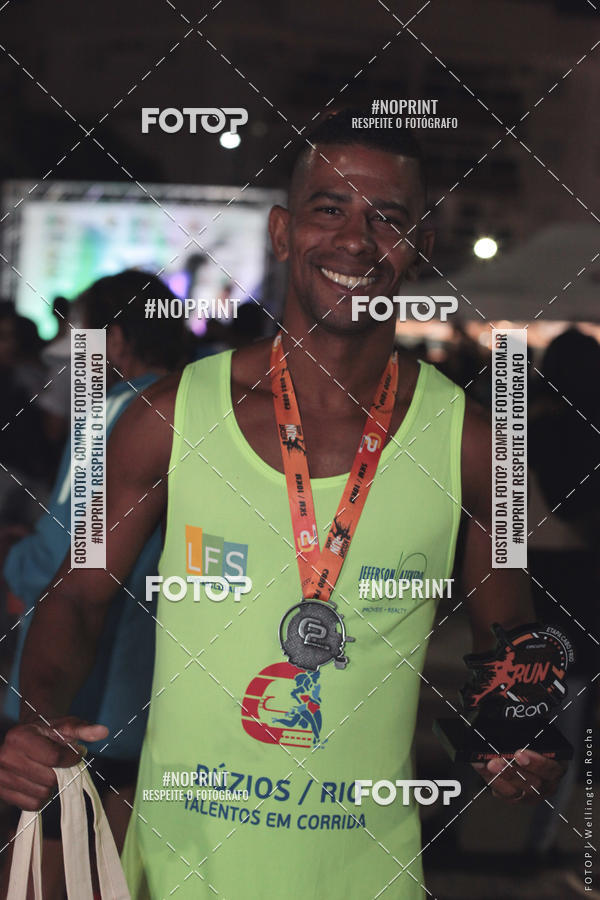 Buy your photos of the eventCircuito Night Run Lagos 2019 - Cabo Frio on Fotop