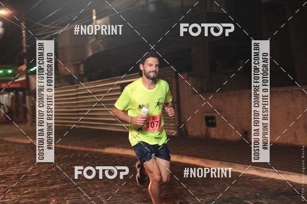 Compre suas fotos do eventoCircuito Night Run Lagos 2019 - Saquarema no Fotop