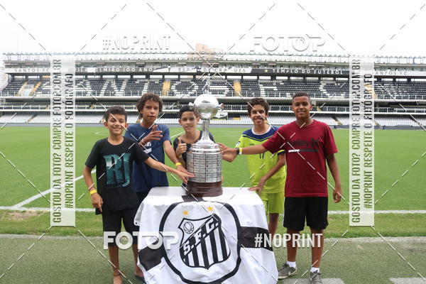 Achetez vos photos de l'vnementTour Vila Belmiro - 01 de Dezembro      sur Fotop