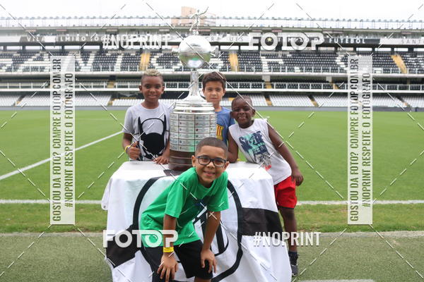 Achetez vos photos de l'vnementTour Vila Belmiro - 01 de Dezembro      sur Fotop